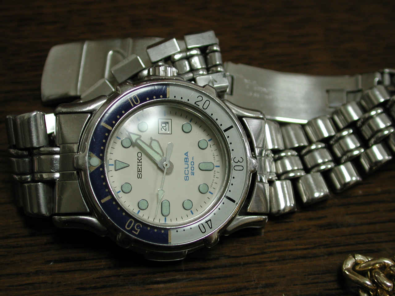 llm_006_2_m.jpg